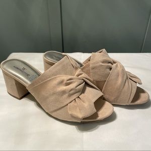 Nude Bow Healed Sandals